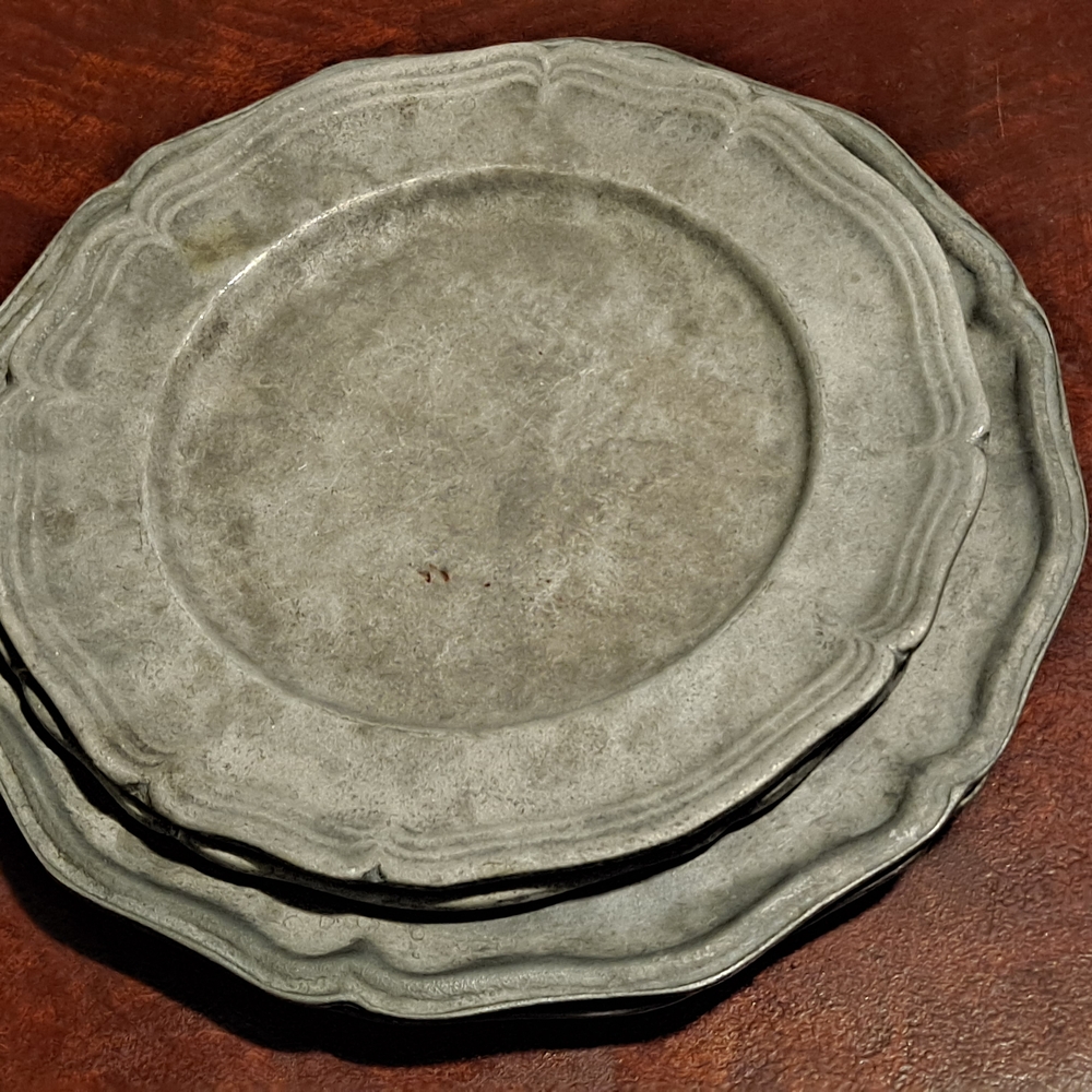 Vintage Pewter Dinner Plates...USA...RWP.